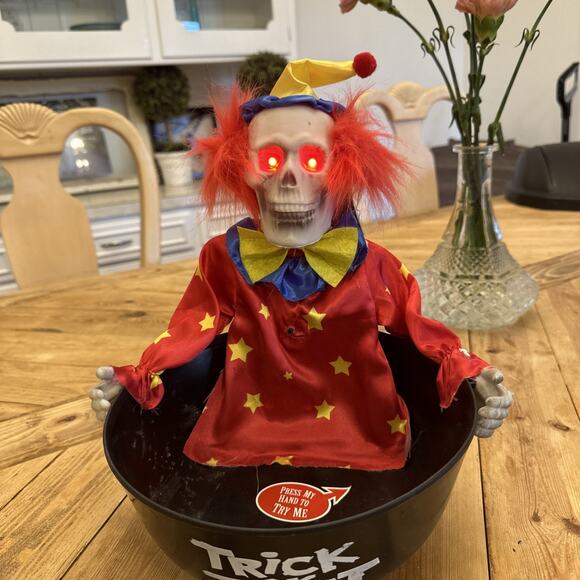 Skeleton Clown Animated Talking Moving Halloween Creepy Trick r Treat Candy Bowl - Picture 12 of 12